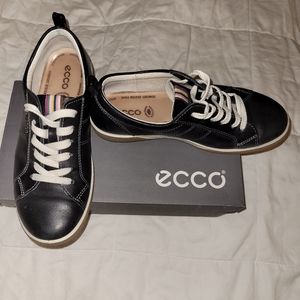 Ecco Chase Shoes